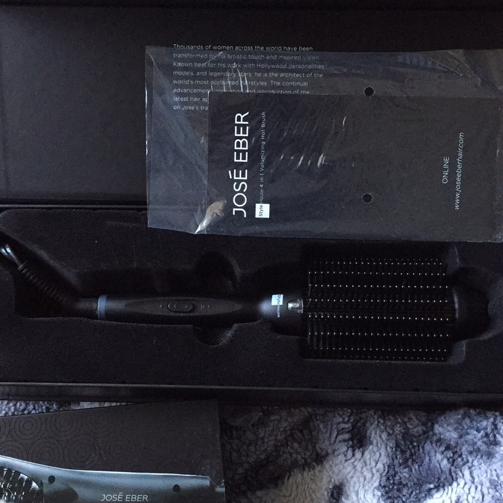 4 in 1 volumizing Hot brush